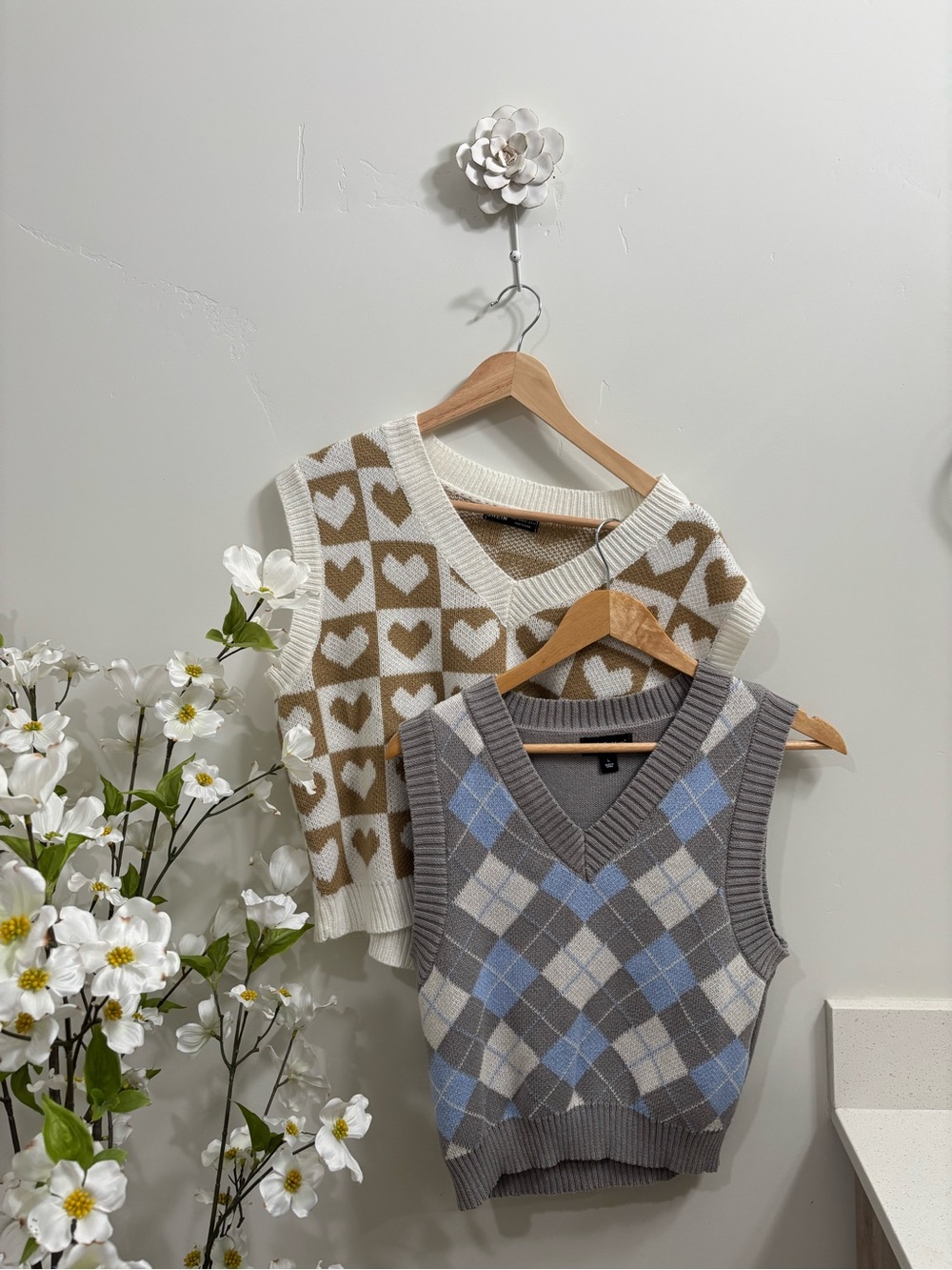 Bundle of 2 Sweater Vests